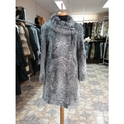 Пальто из каракуля