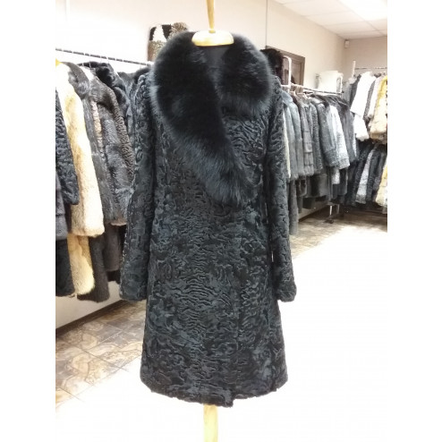 Пальто из каракуля