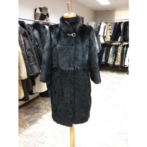 Пальто из каракуля