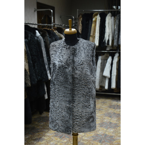 Жилет из каракуля