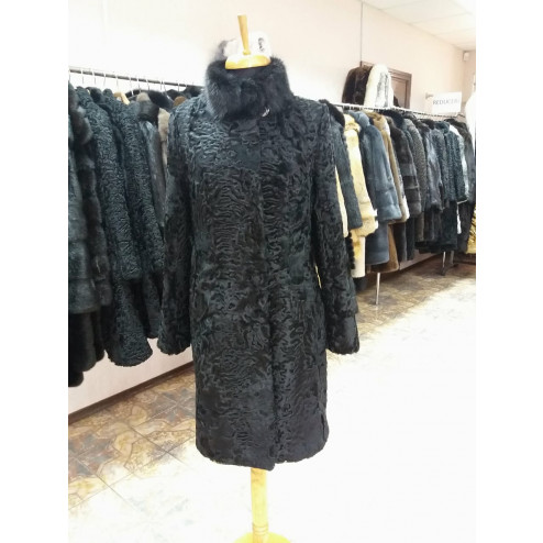 Пальто из каракуля 