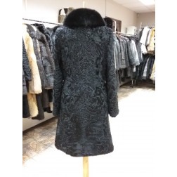 Пальто из каракуля